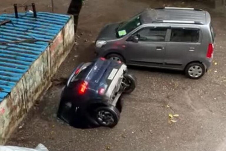 Pogledajte kako je zemlja “progutala” automobil u Mumbaiju