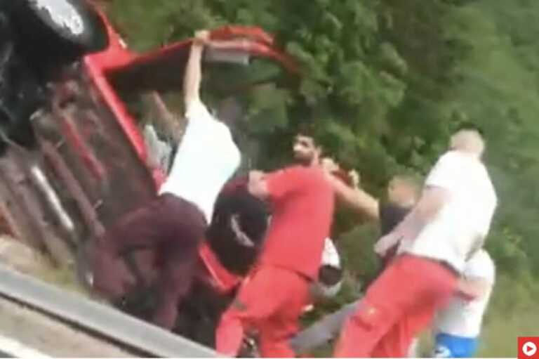 Jezive scene: Prevrnulo se vozilo sa četiri djevojke