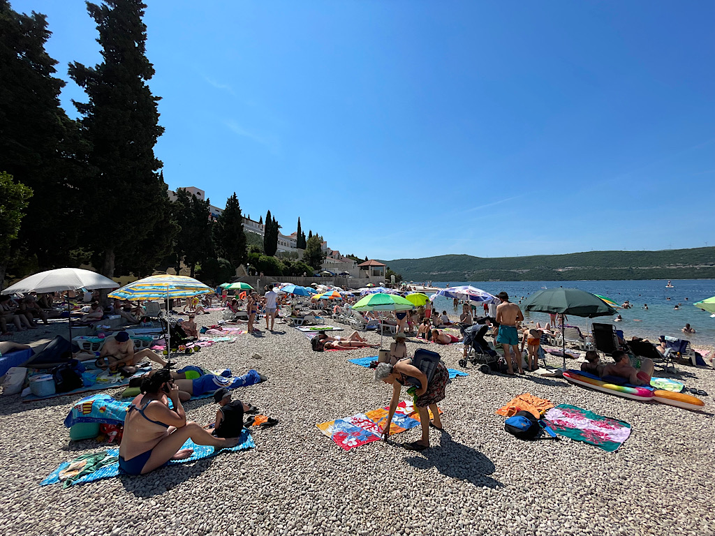 B1463F9A BF82 4E5E 9716 21621A070A3D