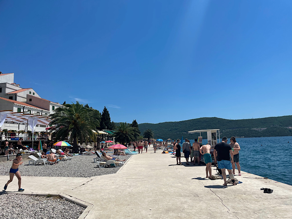 C3CF18E0 07E6 4B27 8915 3D1ACF7AE7C6