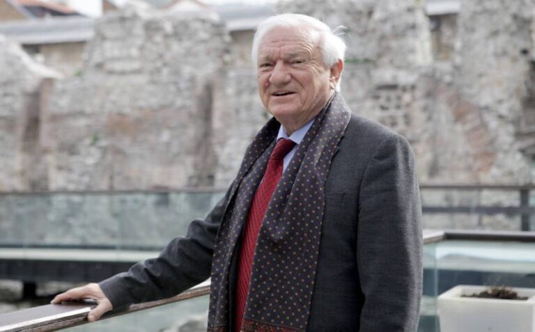 Šta je general Divjak rekao zločincu Mladiću kada je najavio ulazak u Sarajevo