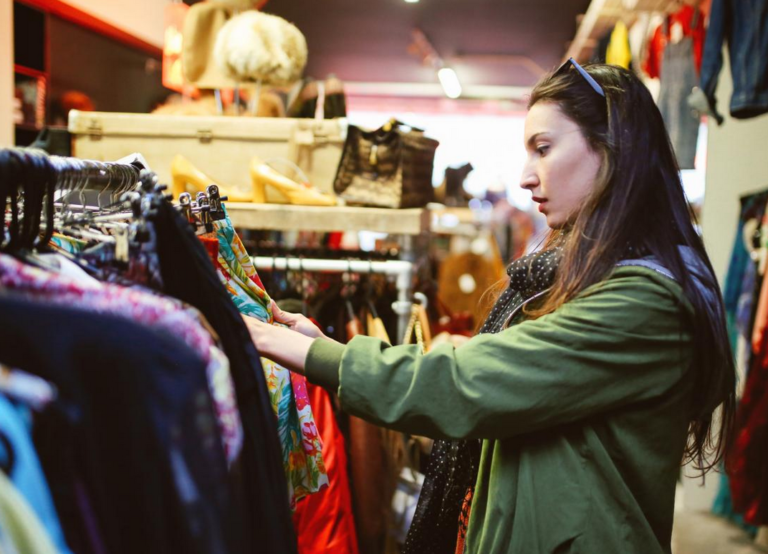 Trgovcima polovnom odjećom nije manjkalo posla, po odjeću dolaze od studenata, profesora pa do penzionera