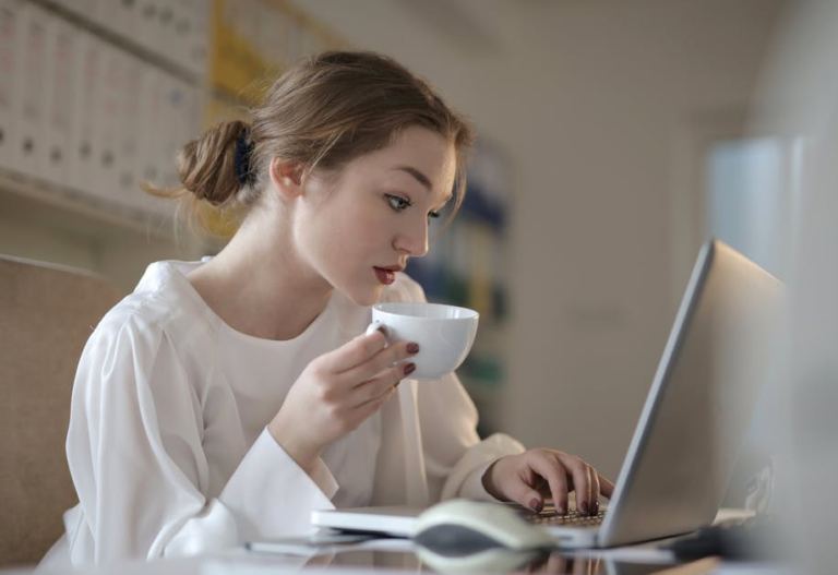 Sedam načina na koje nesigurni ljudi daju sebi na važnosti