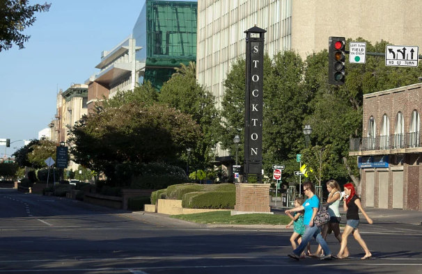 U američkom gradu cijelu godinu davali osnovni dohodak od 500 dolara i evo šta su postigli