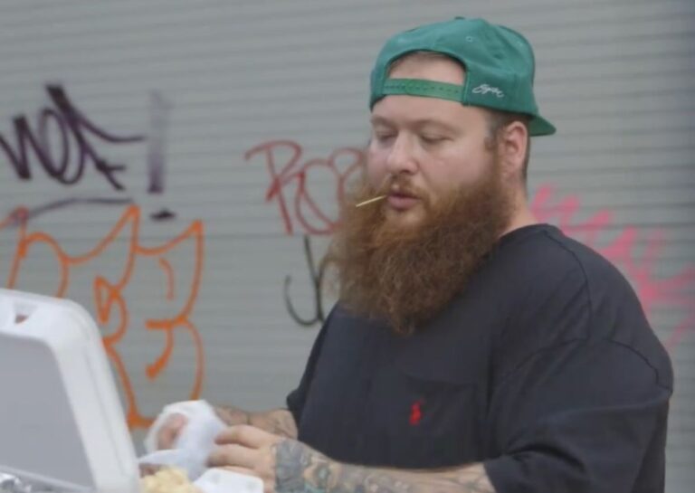 Snimak ponovo postao viralan: Američki reper jede sarajevske ćevape u New Yorku