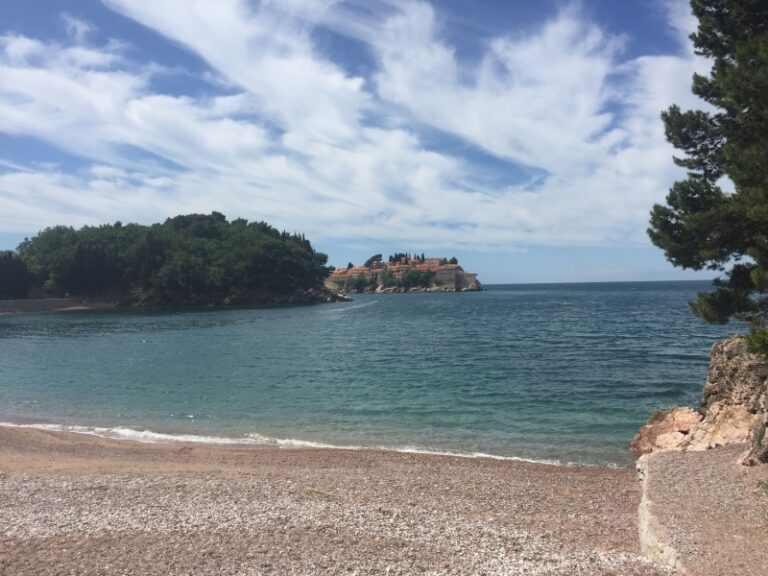 Tako mala, a tako velika: Obala Crne Gore je dom prelijepih plaža, dobre hrane, bogate historije i ljubaznih domaćina