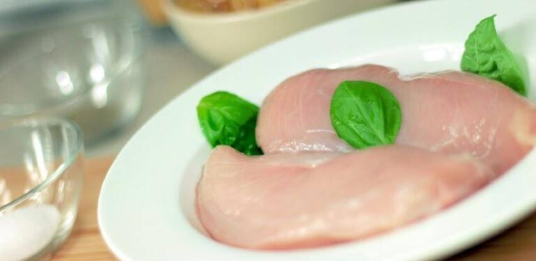 Smanjena potražnja: Pojeftinili pileći file i jaja