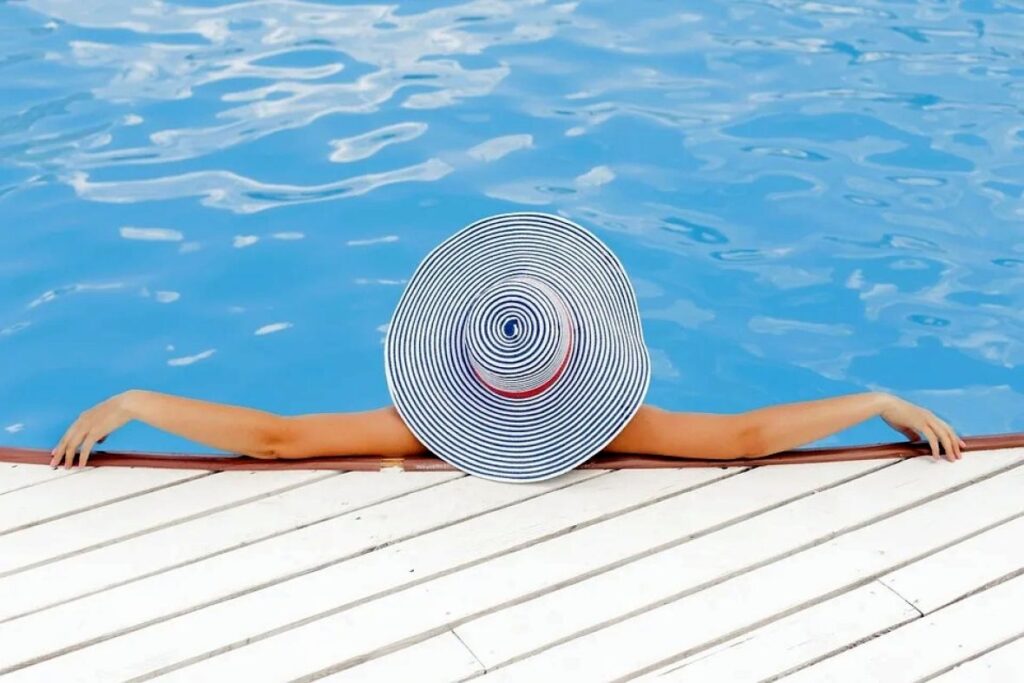 ljeto suncanje more bazen sreca uzivanje pixabay