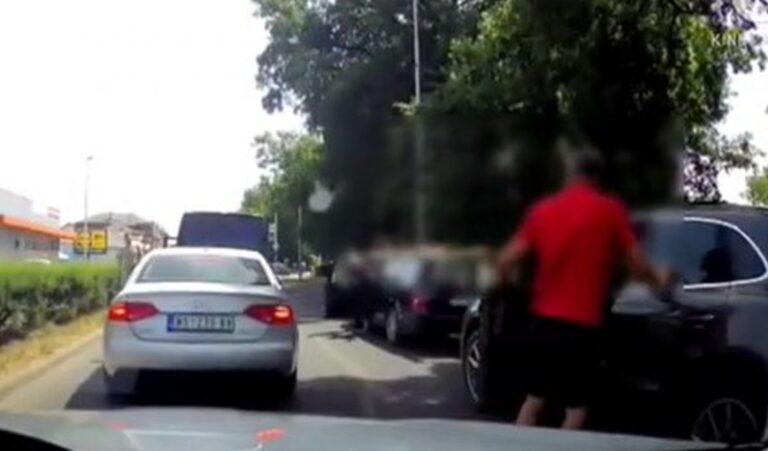 Bahati vozač Porschea fizički nasrnuo na starijeg čovjeka