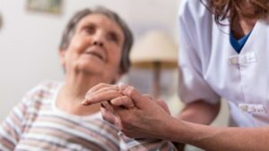 pomoc starima 2 243637 725x408 1