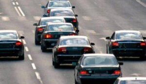 pratnja automobili 696x404 1