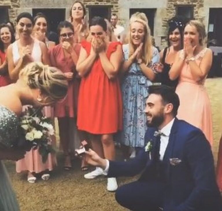 Muškarac na tuđem vjenčanju privukao svu pažnju zbog onog što je uradio