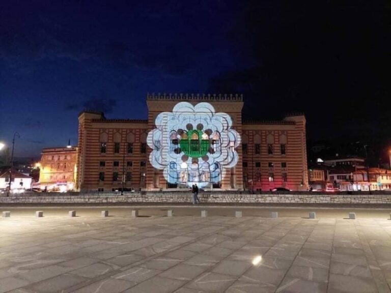 Majke Srebrenice: Veliko hvala Benjamini Karić za podršku koju nam daje