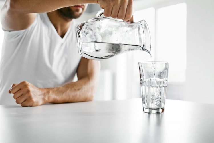 Jednostavan znak koji ukazuje na to pijete li dovoljno vode ili ne