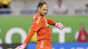 060A0737 2945 4A93 BF3C BADF64DCE657