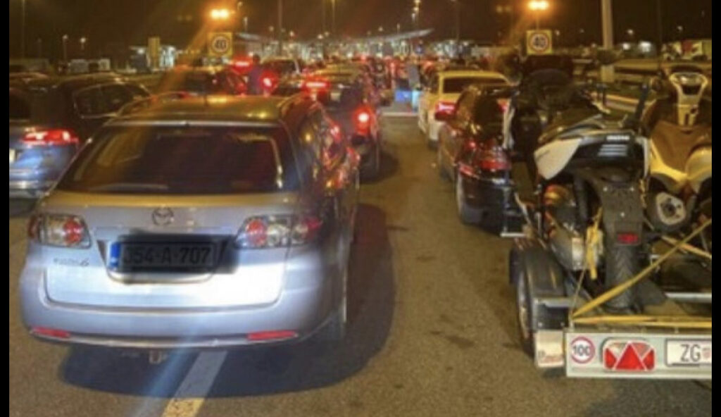 0F74BC3D 9434 498A 9811 E4CDC94CFB29