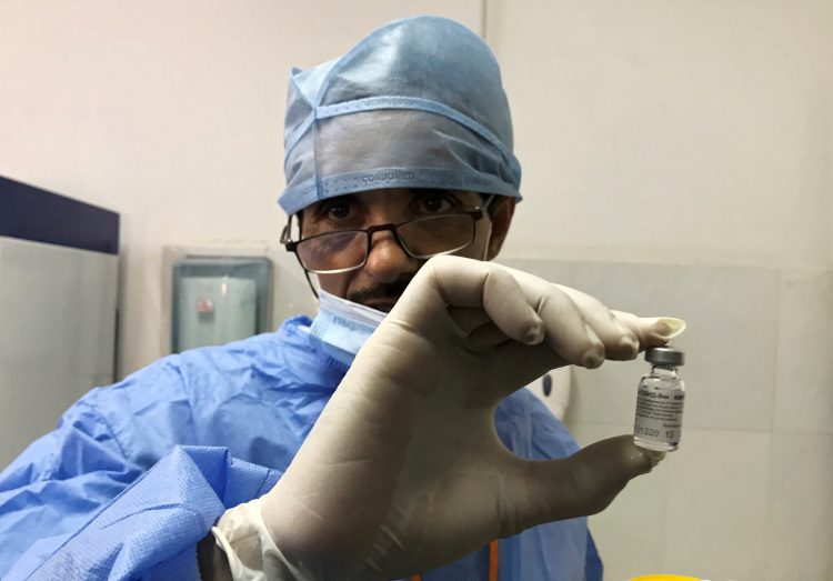 2021 02 05T161547Z 864036453 RC2GML9D6GIP RTRMADP 3 HEALTH CORONAVIRUS LEBANON VACCINE 750x523 1