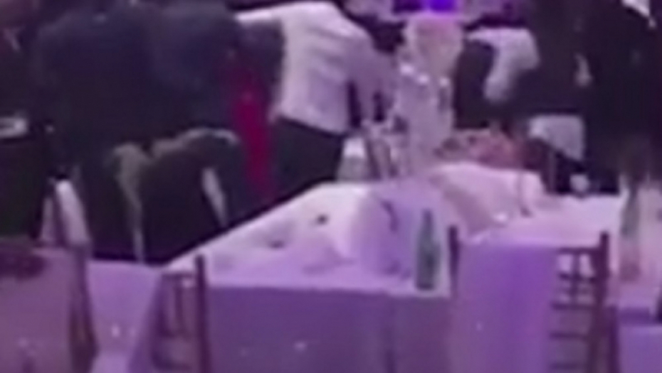 3CC85B55 E203 48CE B458 0F2EAD6B918D