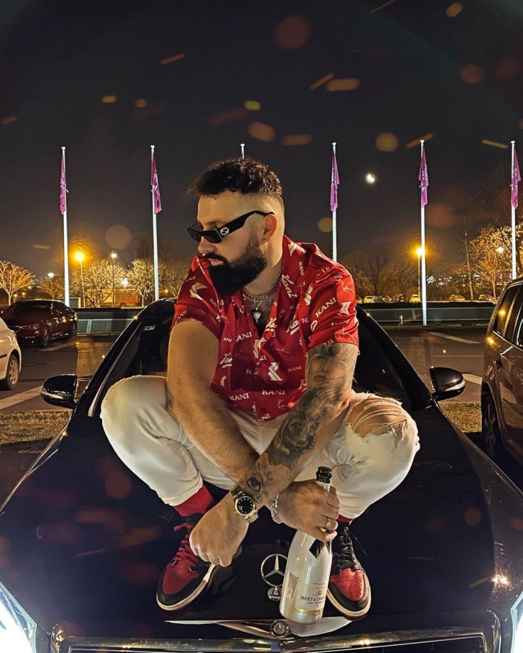 4AB39073 C572 46AD 8ECE 3F771012E511