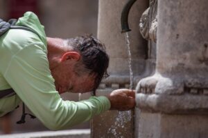 93569db258fa6e6d289eace4ae29cefe