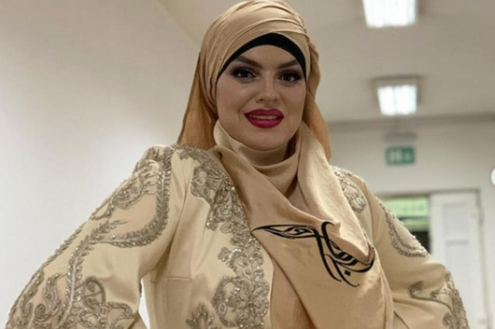 E4F9CBC6 8650 44F2 9C45 06A114B54E30