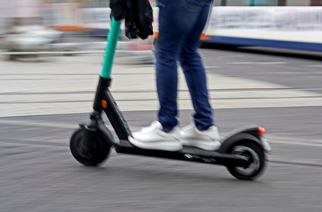 EF2EE9E7 1409 4B83 8501 A44DE6C75C6E