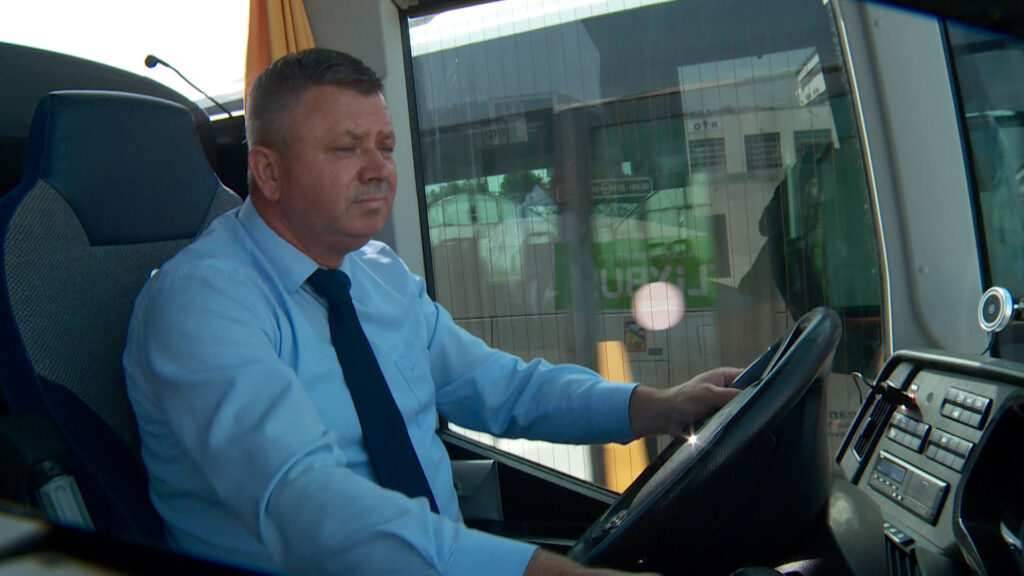 SA 00 00 25 23 Still002