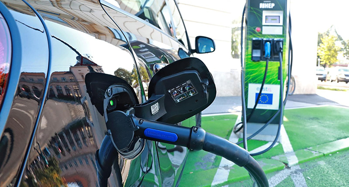 elektricni automobil