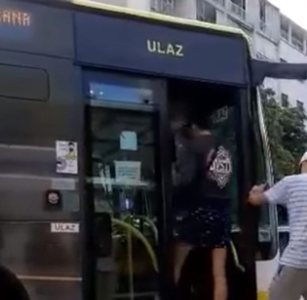 split vozac pljunuti 24sata juli18 ss