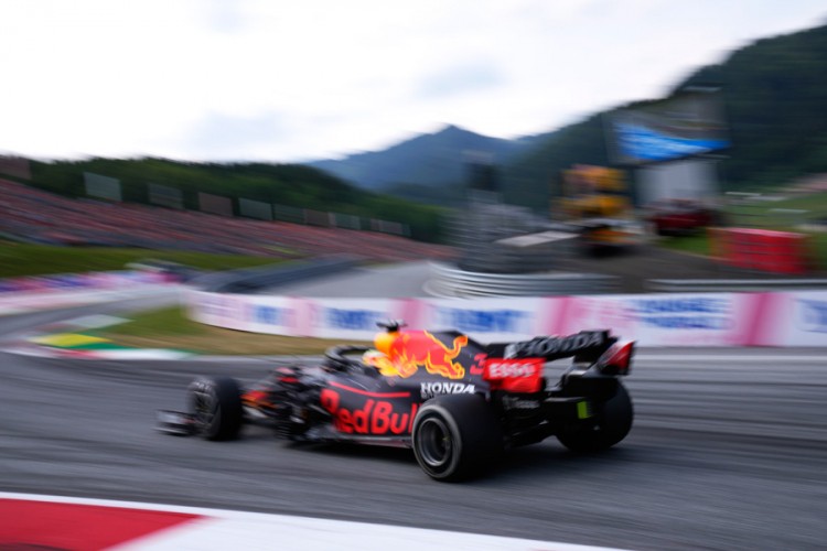 Verstappen rutinski do treće uzastopne pobjede