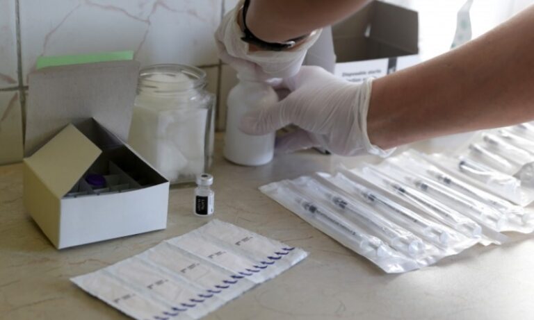 Medicinska sestra osumnjičena da je davala fiziološki rastvor umjesto vakcina