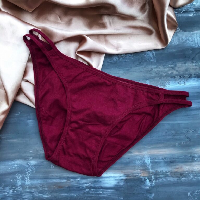 Znate li čemu služi mali džepić na ženskom donjem rublju?