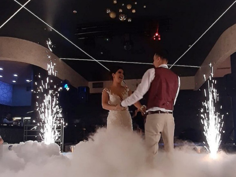 AS PRODUKCIJA: Doživite magično vjenčanje, prvi ples po oblacima sa prskalicama, po najpovoljnijim cijenama na tržištu!