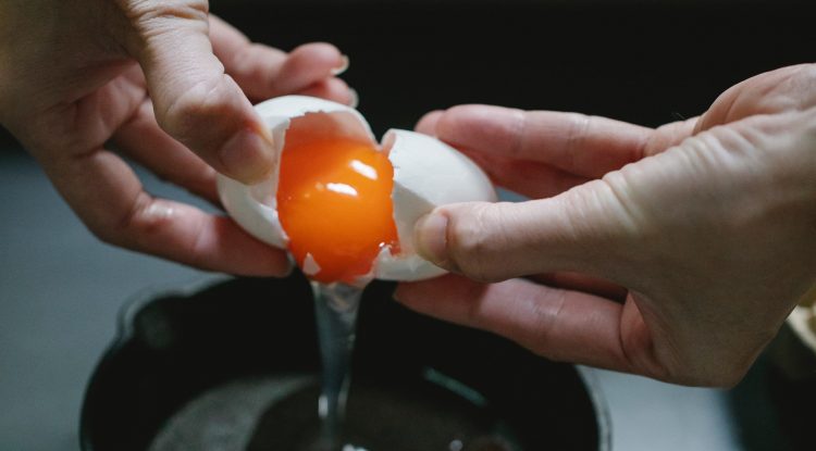 Kako provjeriti jesu li jaja dobra i sigurna za konzumaciju