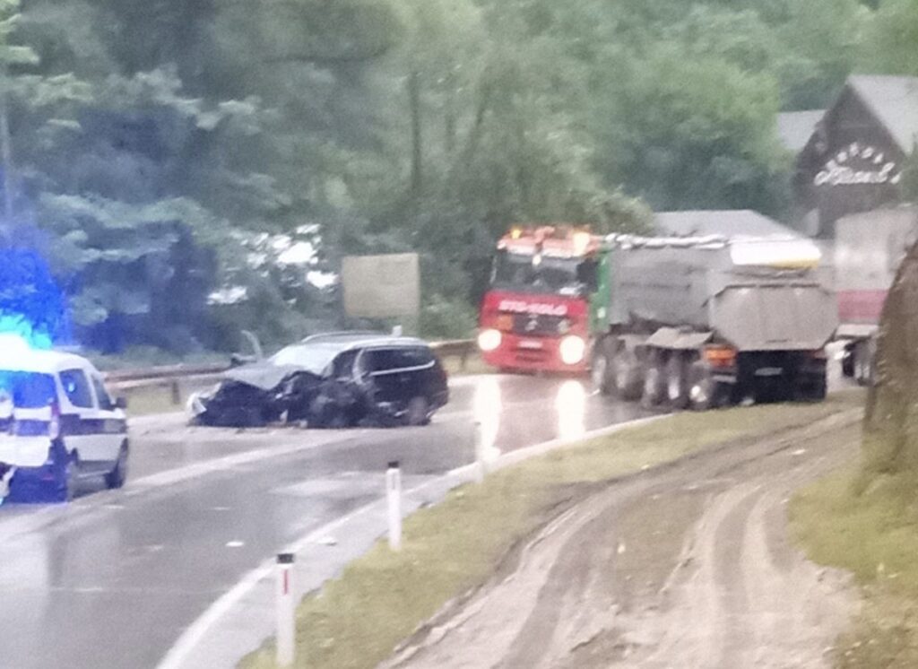 4A2A5014 6F69 48B4 97B4 A00866436DC3