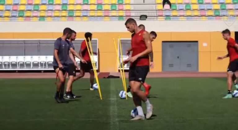 Džeko na meti saigrača, morao je primiti nekoliko udaraca