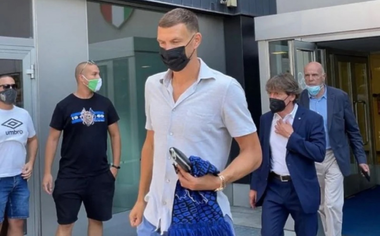 Zbog čega Inter još nije potvrdio transfer Edina Džeke?