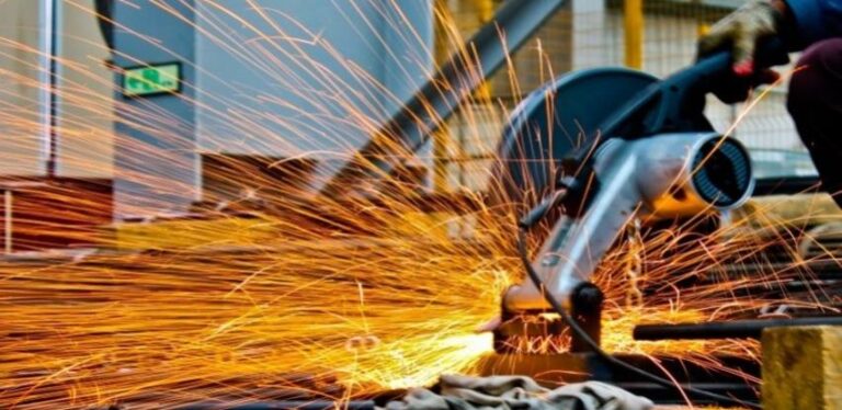 Rast broja zaposlenih u obrtu i djelatnostima slobodnih profesija