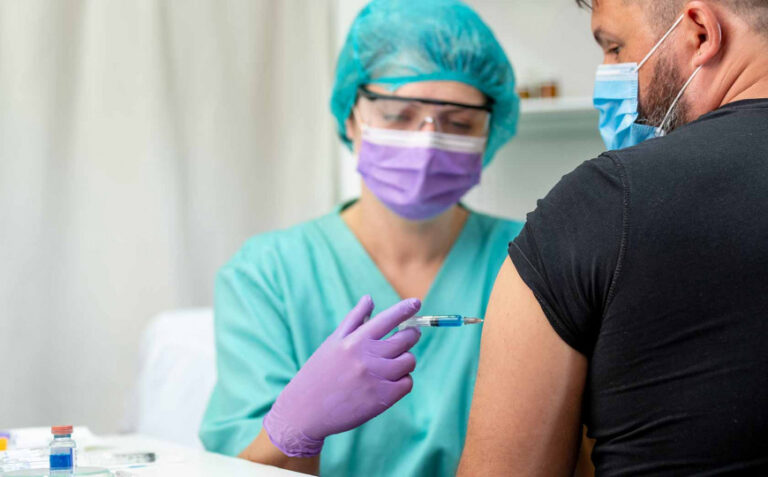Stručnjaci upozoravaju: Četvrti val je stigao, vakcinišite se