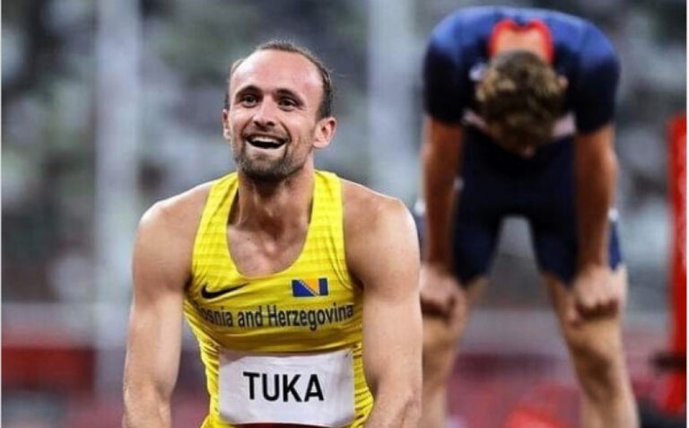 Amel Tuka se obratio Bosancima i Hercegovcima: Ostala nam je još jedna stepenica, pa koračajmo zajedno prema njoj