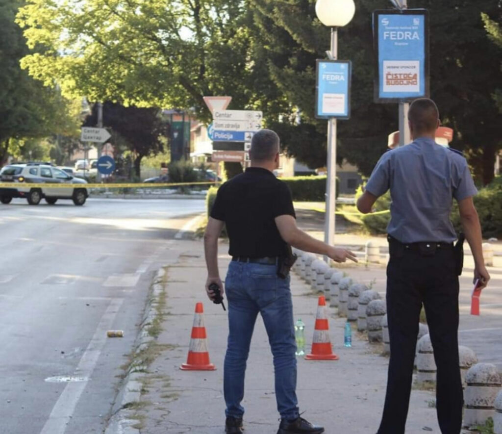 EA89137D 3BCE 48C3 859B C9BB6DACB0AE