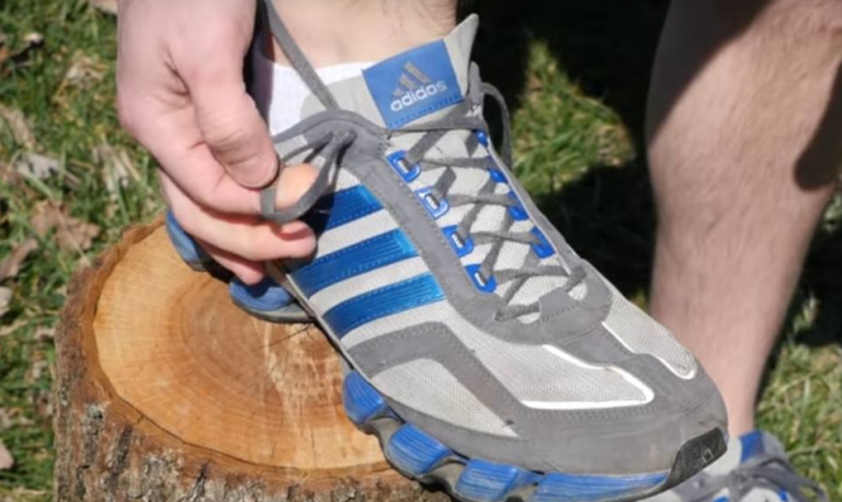 Čemu služi posljednja rupica na patikama?