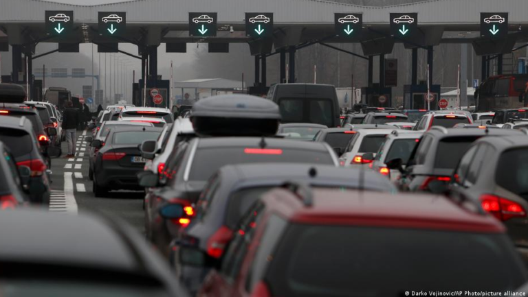 Kako srpski graničari iznuđuju mito od Albanaca