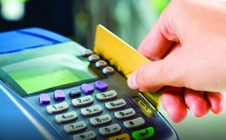 Građani prolaze kroz neugodnosti: Neke banke u BiH bez upozorenja blokiraju klijentima kartice