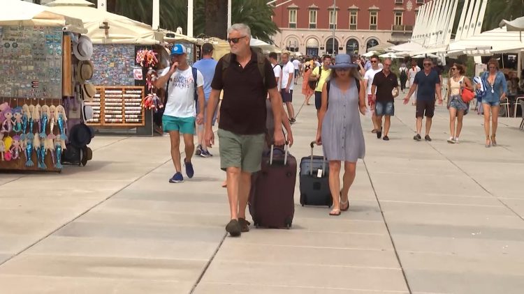 ZG DALMACIJA GORI PKG 18 HAK 120210801 172828571 mxf 00 03 12 14 Still001 750x422 1