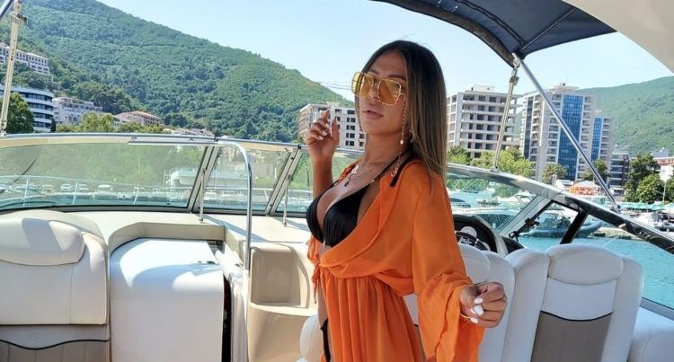 ZBOG NJE SU SE BRODOVI SUDARALI: Sandra Afrika gola na jahti