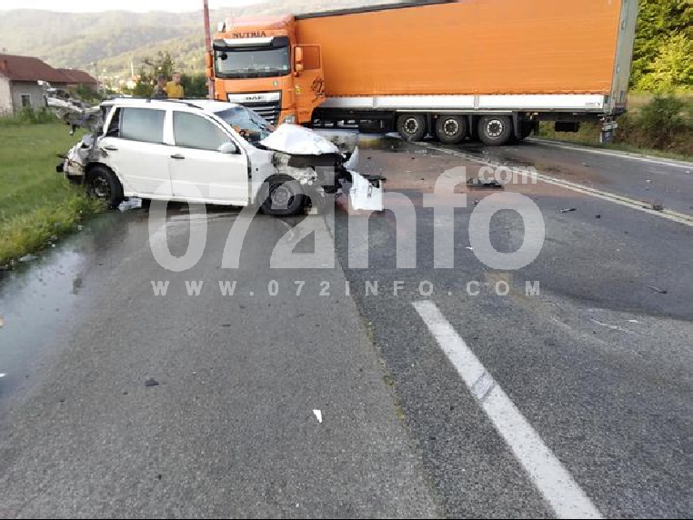 Teška nesreća kod Žepča: U sudaru dva kamiona i automobila povrijeđena jedna osoba