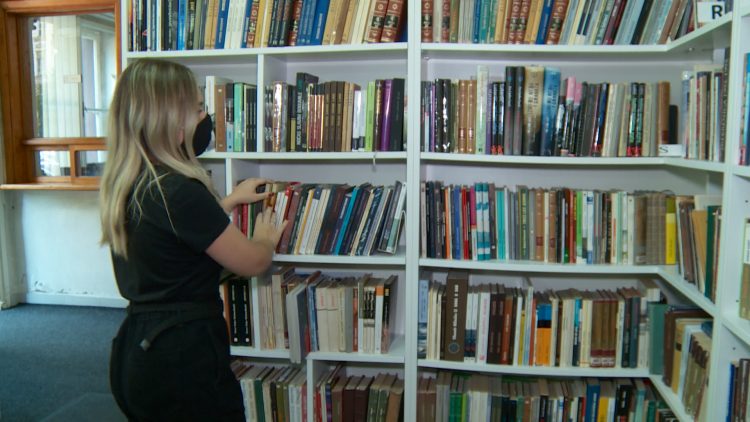 1630426407 cirilica knjige 750x422 1