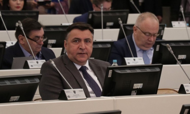 1630428046 nermin mandra 01