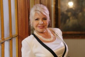 24550ADC DBCC 465C B9FB 920BD6651B4C